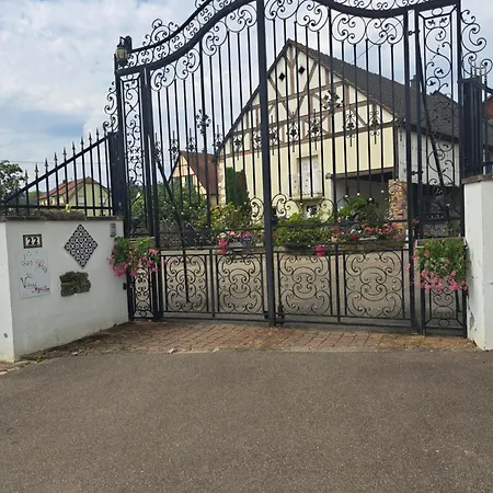 Domaine Du Vieux Moulin Apartment